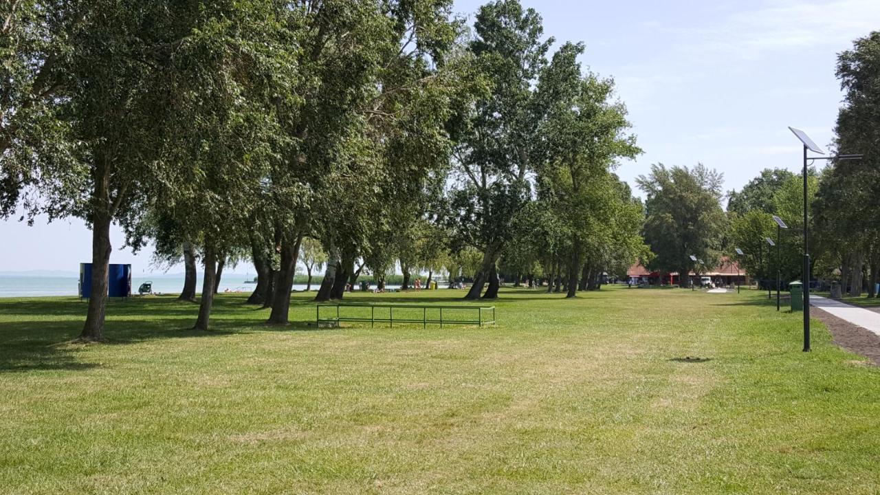Lelle Resort B20 Balatonlelle Ngoại thất bức ảnh
