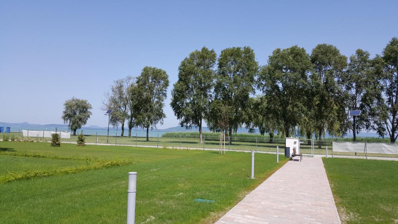 Lelle Resort B20 Balatonlelle Ngoại thất bức ảnh