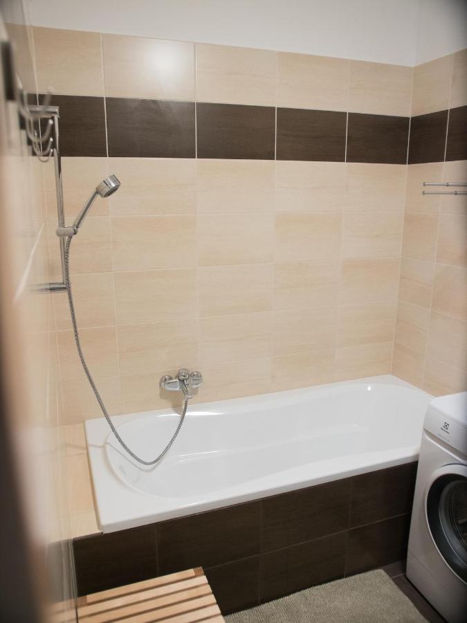 Lelle Resort B20 Balatonlelle Ngoại thất bức ảnh